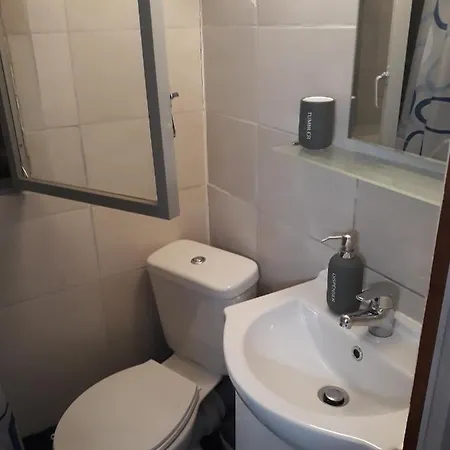 Будинок відпочинку House In 2,5 Acres Near Suburban Forest. Салоніки